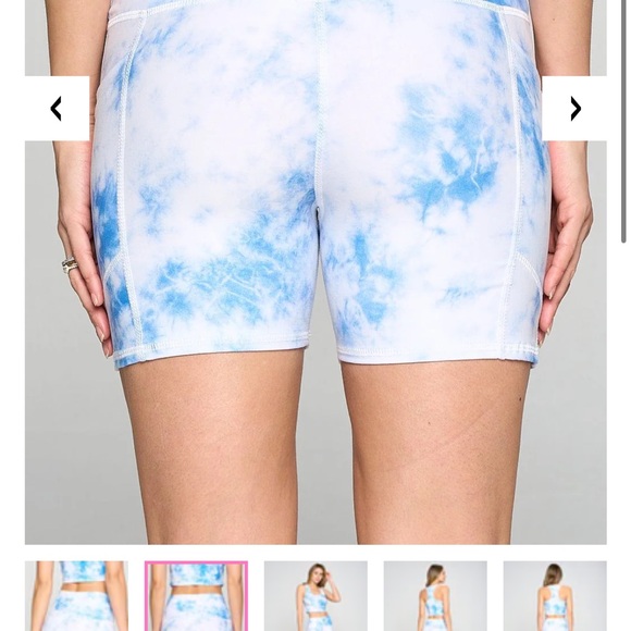 Blue and white 5" cloud shorts with pockets, size medium. - Picture 6 of 6